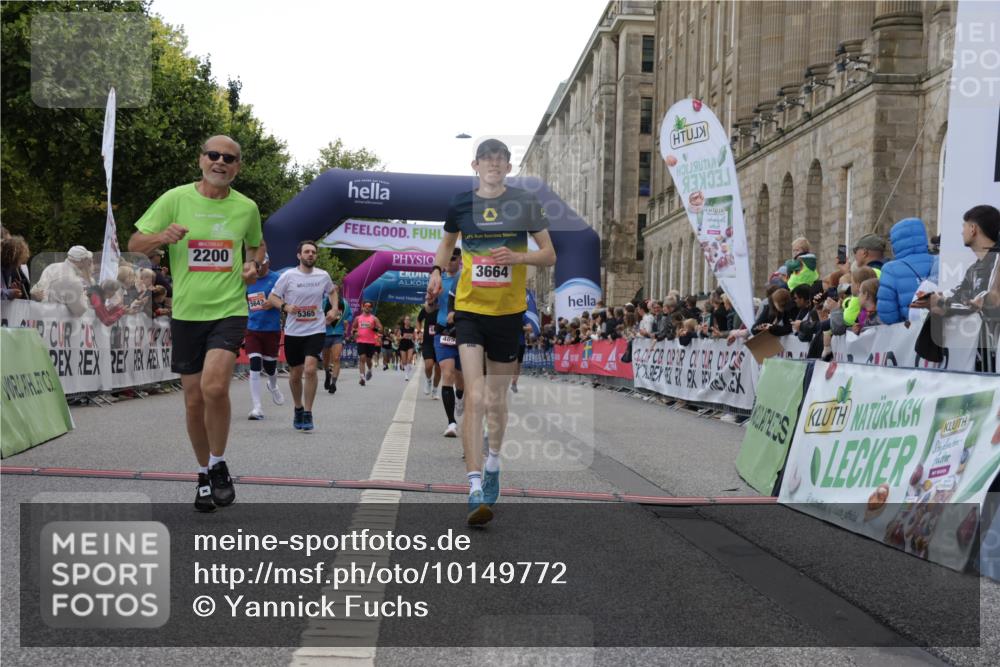 06.09.2026 - CURREX Alsterlauf Yannick Fuchs http://msf.ph/oto/10149772 06.09.2026 09:51:03 Ziel 2200, 2344, 2594, 2803, 3152, 3279, 3498, 3664, 3700, 4070, 4687, 4895, 5101, 5365, 5551, 5609, 5642, 5977, 6204, 6277 meine-sportfotos.de