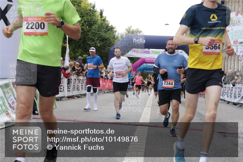 06.09.2026 - CURREX Alsterlauf Yannick Fuchs http://msf.ph/oto/10149876 06.09.2026 09:51:04 Ziel 2200, 2344, 3152, 3279, 3498, 3664, 3700, 4070, 4681, 4687, 4895, 5101, 5365, 5551, 5609, 5642, 5977, 6204, 6277 meine-sportfotos.de