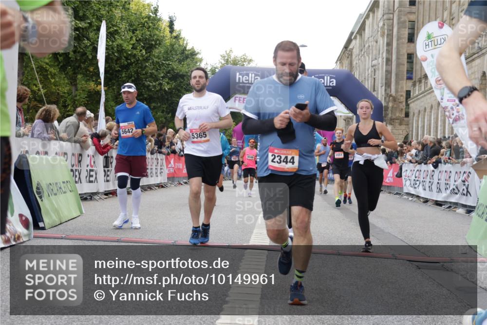 06.09.2026 - CURREX Alsterlauf Yannick Fuchs http://msf.ph/oto/10149961 06.09.2026 09:51:05 Ziel 2200, 2344, 3279, 3664, 3700, 4681, 4687, 4895, 5365, 5551, 5609, 5642, 5977, 6204, 6277, 8049, 8195 meine-sportfotos.de