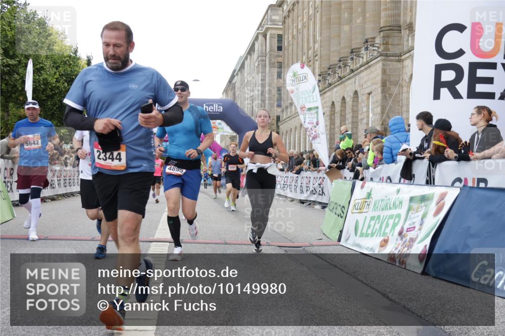 06.09.2026 - CURREX Alsterlauf Yannick Fuchs http://msf.ph/oto/10149980 06.09.2026 09:51:06 Ziel 2200, 2344, 2358, 3237, 3279, 3664, 3700, 4681, 4895, 5365, 5551, 5609, 5642, 5977, 6204, 6277, 8049, 8195 meine-sportfotos.de