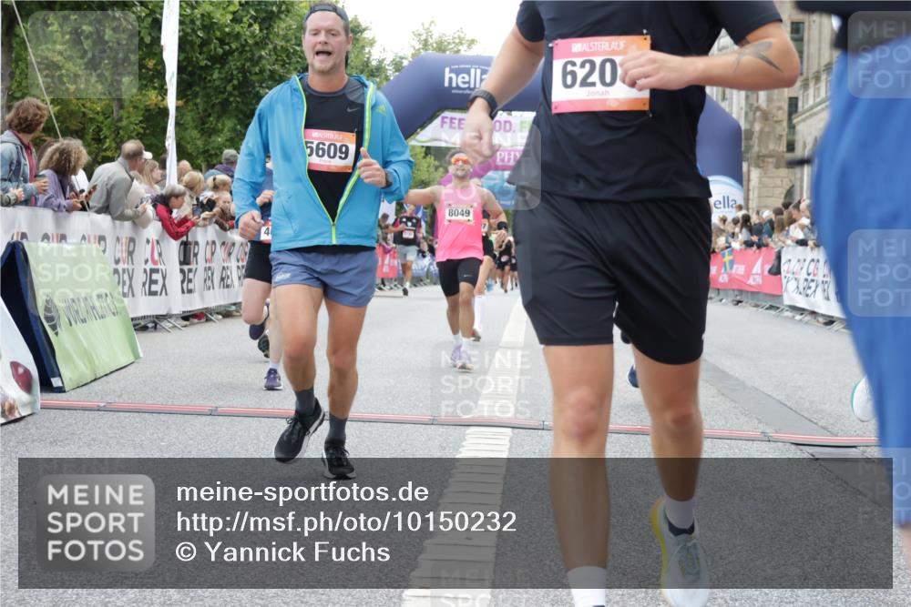 06.09.2026 - CURREX Alsterlauf Yannick Fuchs http://msf.ph/oto/10150232 06.09.2026 09:51:08 Ziel 2200, 2344, 2358, 3237, 3279, 3664, 3700, 4681, 4895, 5365, 5551, 5609, 5642, 5977, 6204, 8049, 8195 meine-sportfotos.de