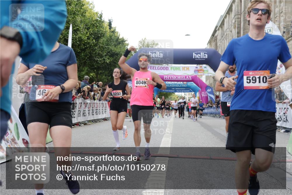 06.09.2026 - CURREX Alsterlauf Yannick Fuchs http://msf.ph/oto/10150278 06.09.2026 09:51:10 Ziel 2200, 2344, 2358, 3237, 3664, 4681, 4895, 5365, 5551, 5609, 5642, 5977, 6190, 6204, 8049, 8195 meine-sportfotos.de