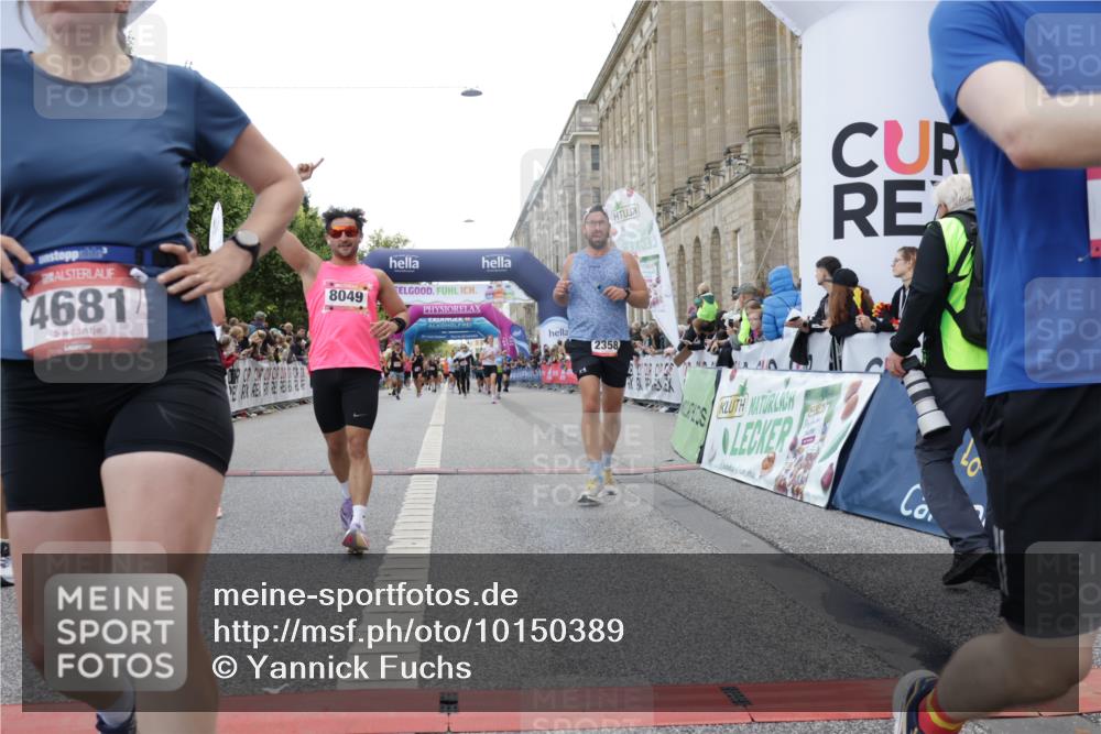 06.09.2026 - CURREX Alsterlauf Yannick Fuchs http://msf.ph/oto/10150389 06.09.2026 09:51:12 Ziel 2344, 2358, 3237, 4681, 4696, 4895, 5365, 5551, 5609, 5642, 5977, 6190, 6204, 6327, 8049, 8195 meine-sportfotos.de