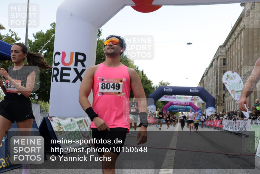 06.09.2026 - CURREX Alsterlauf Yannick Fuchs http://msf.ph/oto/10150548 06.09.2026 09:51:13 Ziel 2358, 3237, 4681, 4696, 4895, 5551, 5609, 5642, 5829, 5977, 6190, 6204, 6327, 6399, 8049, 8195 meine-sportfotos.de