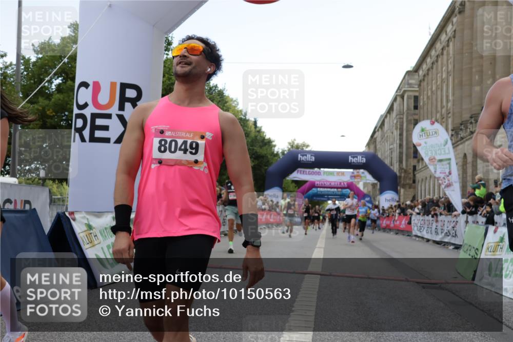 06.09.2026 - CURREX Alsterlauf Yannick Fuchs http://msf.ph/oto/10150563 06.09.2026 09:51:14 Ziel 2358, 2434, 2549, 3237, 3549, 4681, 4696, 5551, 5609, 5829, 6190, 6204, 6327, 6399, 8049, 8195 meine-sportfotos.de
