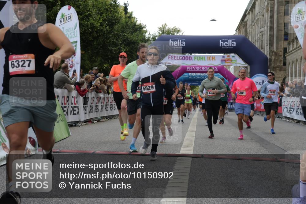 06.09.2026 - CURREX Alsterlauf Yannick Fuchs http://msf.ph/oto/10150902 06.09.2026 09:51:18 Ziel 2358, 2434, 2549, 2973, 2974, 3138, 3237, 3340, 3408, 3526, 3549, 3886, 4092, 4381, 4382, 4696, 5238, 5829, 5885, 6190, 6327, 6399 meine-sportfotos.de