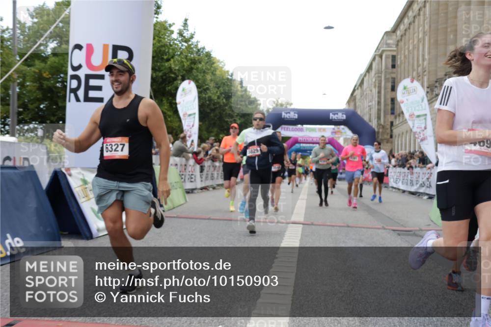06.09.2026 - CURREX Alsterlauf Yannick Fuchs http://msf.ph/oto/10150903 06.09.2026 09:51:18 Ziel 2358, 2434, 2549, 2973, 2974, 3138, 3237, 3340, 3408, 3526, 3549, 3886, 4092, 4381, 4382, 4696, 5238, 5829, 5885, 6190, 6327, 6399 meine-sportfotos.de