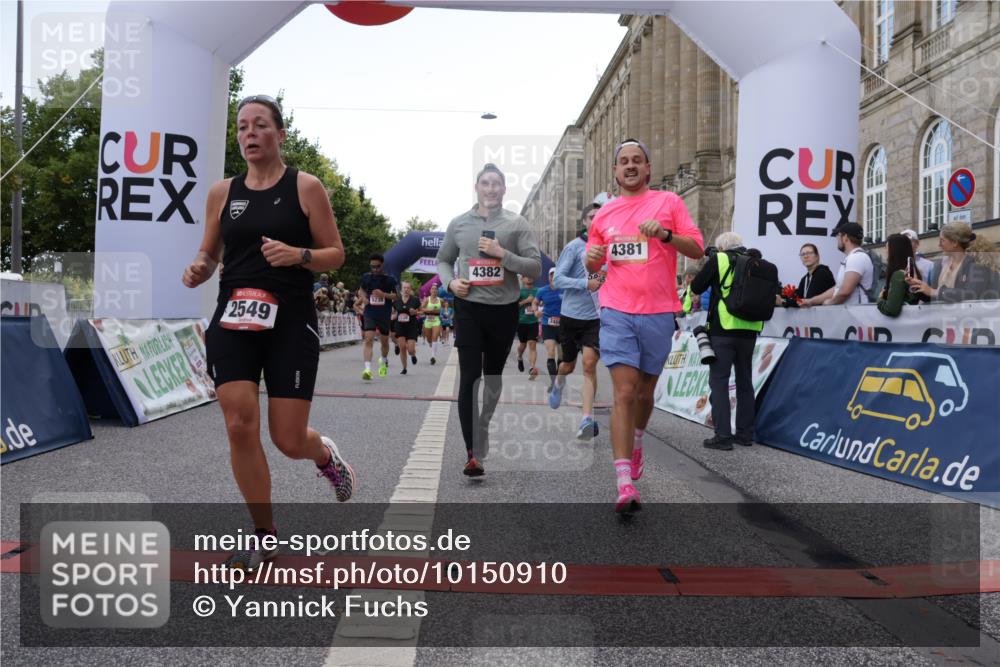 06.09.2026 - CURREX Alsterlauf Yannick Fuchs http://msf.ph/oto/10150910 06.09.2026 09:51:21 Ziel 2071, 2079, 2434, 2549, 2973, 2974, 3138, 3340, 3408, 3526, 3549, 3886, 4092, 4381, 4382, 4387, 4696, 5238, 5694, 5829, 5885, 6190, 6327, 6399 meine-sportfotos.de