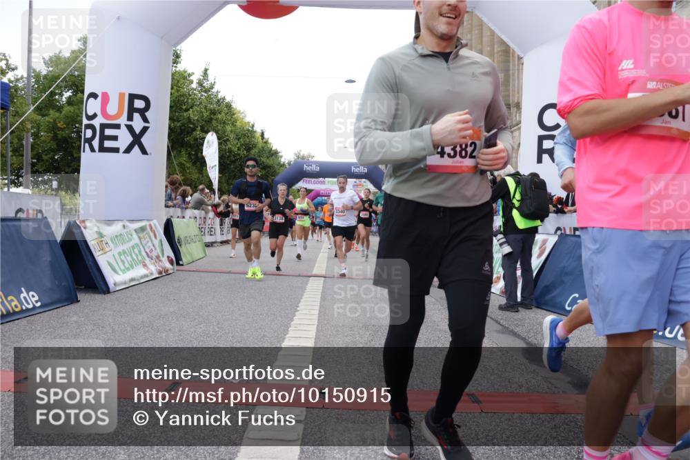 06.09.2026 - CURREX Alsterlauf Yannick Fuchs http://msf.ph/oto/10150915 06.09.2026 09:51:22 Ziel 2071, 2079, 2434, 2549, 2973, 2974, 3138, 3340, 3408, 3526, 3549, 3686, 3886, 4092, 4381, 4382, 4387, 4696, 4989, 5151, 5238, 5694, 5829, 5869, 5885, 6190, 6327, 6399, 8301 meine-sportfotos.de
