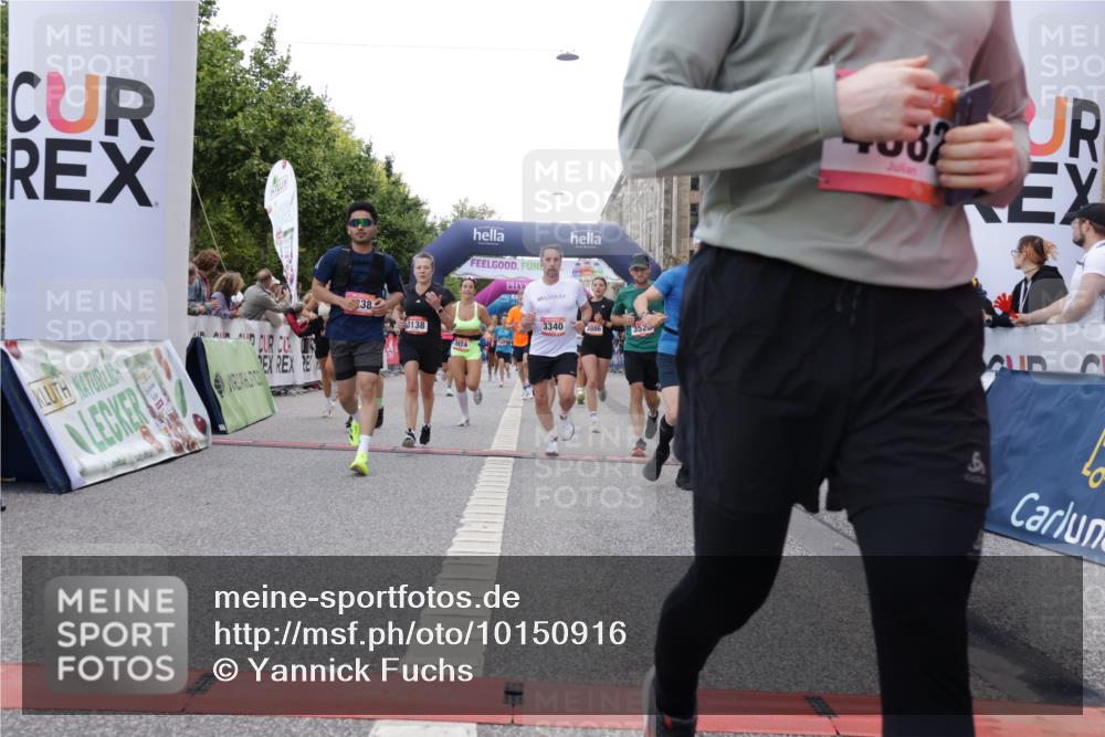06.09.2026 - CURREX Alsterlauf Yannick Fuchs http://msf.ph/oto/10150916 06.09.2026 09:51:22 Ziel 2071, 2079, 2434, 2549, 2973, 2974, 3138, 3340, 3408, 3526, 3549, 3686, 3886, 4092, 4381, 4382, 4387, 4696, 4989, 5151, 5238, 5694, 5829, 5869, 5885, 6190, 6327, 6399, 8301 meine-sportfotos.de