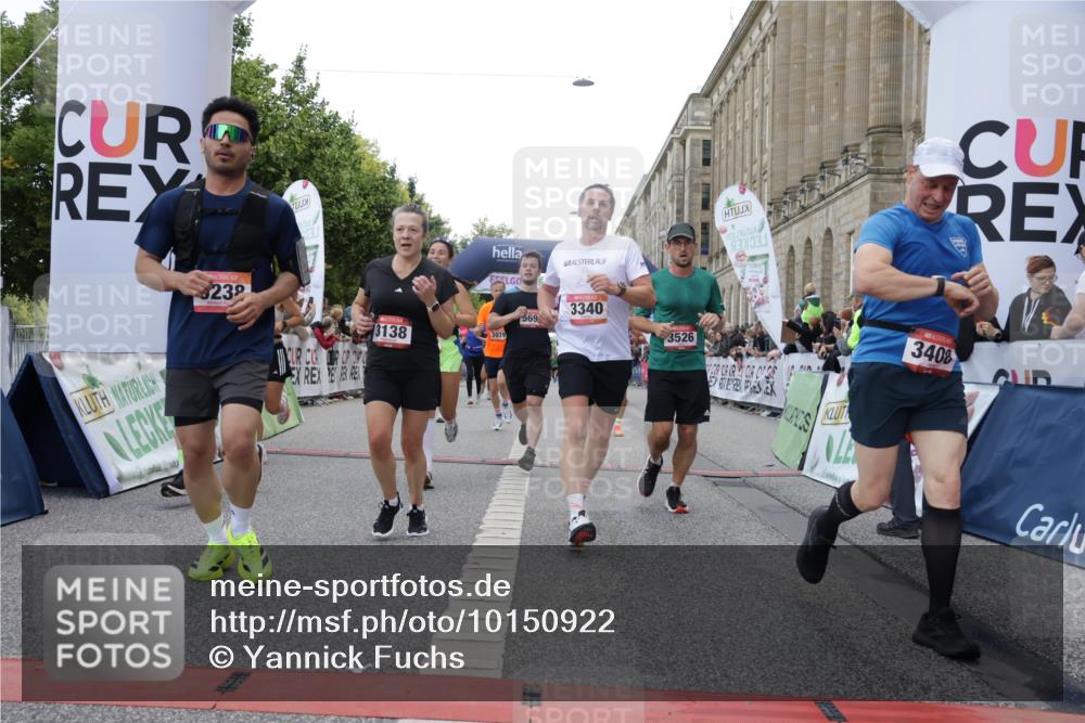 06.09.2026 - CURREX Alsterlauf Yannick Fuchs http://msf.ph/oto/10150922 06.09.2026 09:51:23 Ziel 2071, 2079, 2434, 2549, 2973, 2974, 3138, 3340, 3408, 3526, 3549, 3686, 3886, 4092, 4381, 4382, 4387, 4696, 4989, 5027, 5151, 5238, 5694, 5829, 5869, 5885, 6327, 6399, 8301 meine-sportfotos.de