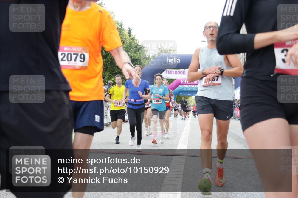 06.09.2026 - CURREX Alsterlauf Yannick Fuchs http://msf.ph/oto/10150929 06.09.2026 09:51:26 Ziel 2071, 2079, 2434, 2549, 2973, 2974, 3138, 3286, 3340, 3408, 3526, 3549, 3686, 3886, 4092, 4381, 4382, 4387, 4989, 5027, 5151, 5238, 5694, 5869, 5885, 6490, 8301 meine-sportfotos.de