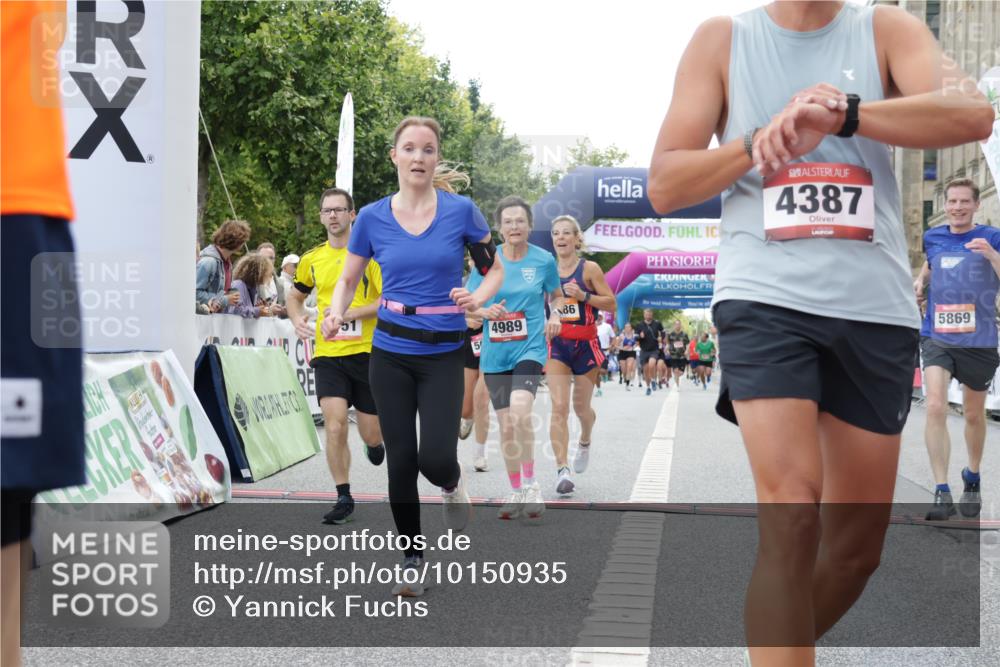 06.09.2026 - CURREX Alsterlauf Yannick Fuchs http://msf.ph/oto/10150935 06.09.2026 09:51:27 Ziel 2071, 2079, 2973, 2974, 3138, 3286, 3340, 3408, 3526, 3686, 3886, 4092, 4381, 4382, 4387, 4989, 5027, 5151, 5238, 5694, 5869, 5885, 6490, 8301 meine-sportfotos.de