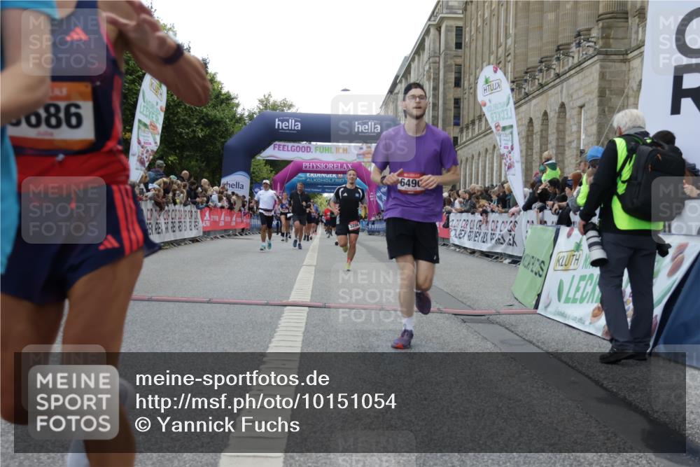 06.09.2026 - CURREX Alsterlauf Yannick Fuchs http://msf.ph/oto/10151054 06.09.2026 09:51:29 Ziel 2023, 2071, 2079, 2973, 2974, 3138, 3286, 3340, 3408, 3526, 3686, 3733, 3886, 4092, 4387, 4989, 5027, 5151, 5230, 5238, 5694, 5869, 6490, 8301 meine-sportfotos.de