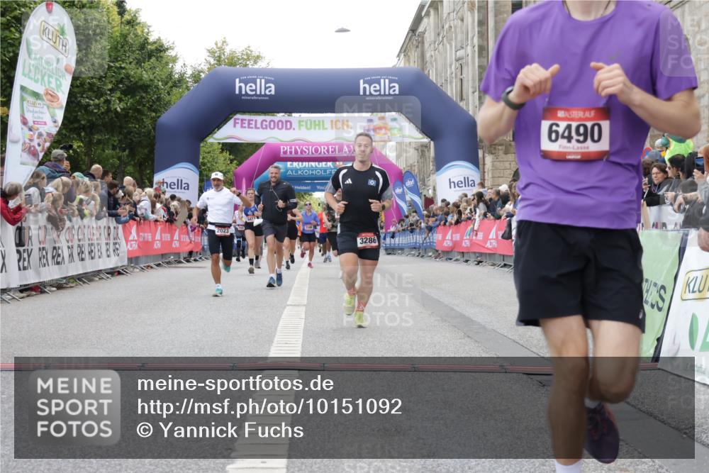 06.09.2026 - CURREX Alsterlauf Yannick Fuchs http://msf.ph/oto/10151092 06.09.2026 09:51:30 Ziel 2023, 2071, 2079, 2973, 2974, 3286, 3526, 3686, 3733, 3886, 4092, 4387, 4989, 5027, 5151, 5230, 5694, 5869, 6411, 6490, 8301 meine-sportfotos.de