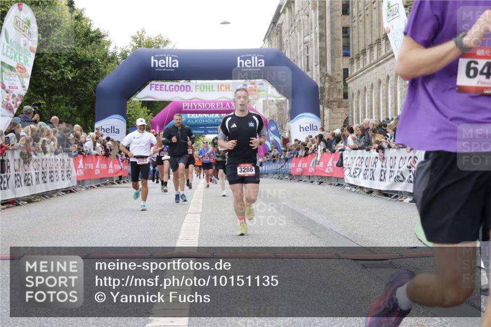 06.09.2026 - CURREX Alsterlauf Yannick Fuchs http://msf.ph/oto/10151135 06.09.2026 09:51:30 Ziel 2023, 2071, 2079, 2973, 2974, 3286, 3526, 3686, 3733, 3886, 4092, 4387, 4989, 5027, 5151, 5230, 5694, 5869, 6411, 6490, 8301 meine-sportfotos.de