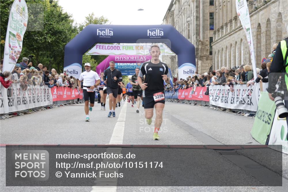 06.09.2026 - CURREX Alsterlauf Yannick Fuchs http://msf.ph/oto/10151174 06.09.2026 09:51:30 Ziel 2023, 2071, 2079, 2973, 2974, 3286, 3526, 3686, 3733, 3886, 4092, 4387, 4989, 5027, 5151, 5230, 5694, 5869, 6411, 6490, 8301 meine-sportfotos.de