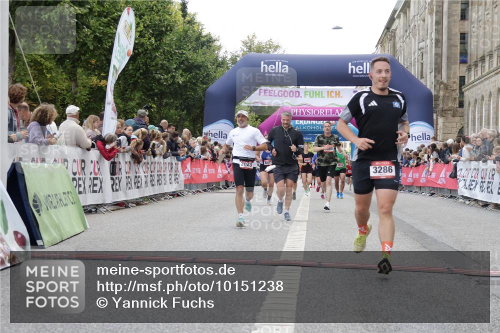 06.09.2026 - CURREX Alsterlauf Yannick Fuchs http://msf.ph/oto/10151238 06.09.2026 09:51:31 Ziel 2023, 2071, 2079, 3286, 3686, 3733, 4387, 4989, 5027, 5151, 5230, 5596, 5694, 5847, 5869, 6411, 6490, 8301 meine-sportfotos.de