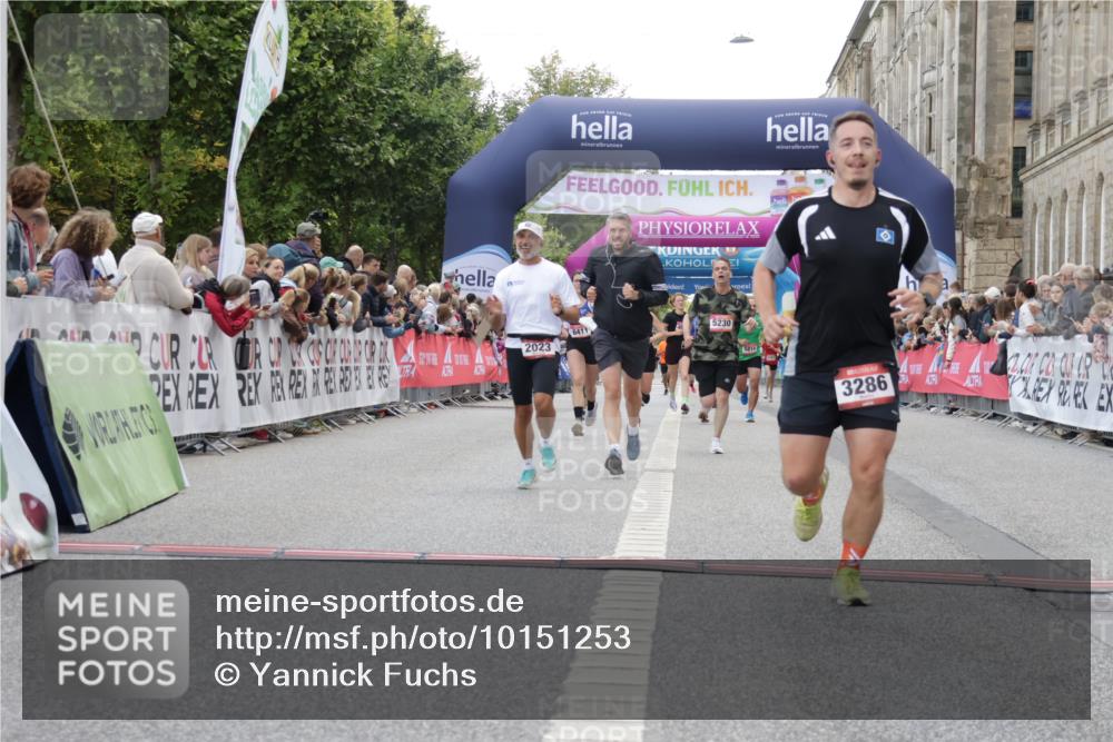 06.09.2026 - CURREX Alsterlauf Yannick Fuchs http://msf.ph/oto/10151253 06.09.2026 09:51:31 Ziel 2023, 2071, 2079, 3286, 3686, 3733, 4387, 4989, 5027, 5151, 5230, 5596, 5694, 5847, 5869, 6411, 6490, 8301 meine-sportfotos.de