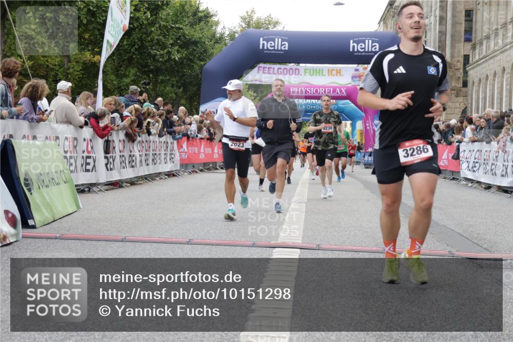 06.09.2026 - CURREX Alsterlauf Yannick Fuchs http://msf.ph/oto/10151298 06.09.2026 09:51:32 Ziel 2023, 2071, 2079, 3286, 3686, 3733, 4387, 4987, 4989, 5027, 5151, 5230, 5596, 5847, 5869, 6411, 6490, 8085, 8301 meine-sportfotos.de