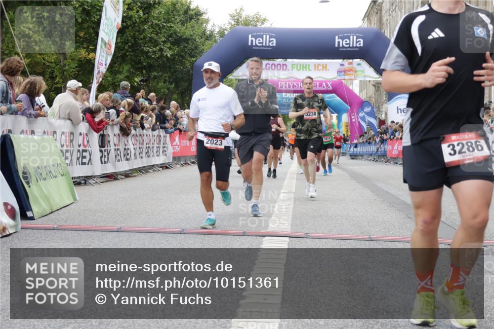 06.09.2026 - CURREX Alsterlauf Yannick Fuchs http://msf.ph/oto/10151361 06.09.2026 09:51:32 Ziel 2023, 2071, 2079, 3286, 3686, 3733, 4387, 4987, 4989, 5027, 5151, 5230, 5596, 5847, 5869, 6411, 6490, 8085, 8301 meine-sportfotos.de