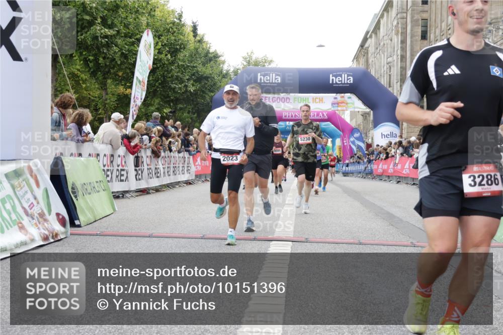 06.09.2026 - CURREX Alsterlauf Yannick Fuchs http://msf.ph/oto/10151396 06.09.2026 09:51:33 Ziel 2023, 3286, 3686, 3733, 4987, 4989, 5027, 5151, 5230, 5596, 5814, 5847, 5869, 6411, 6490, 8085, 8301 meine-sportfotos.de