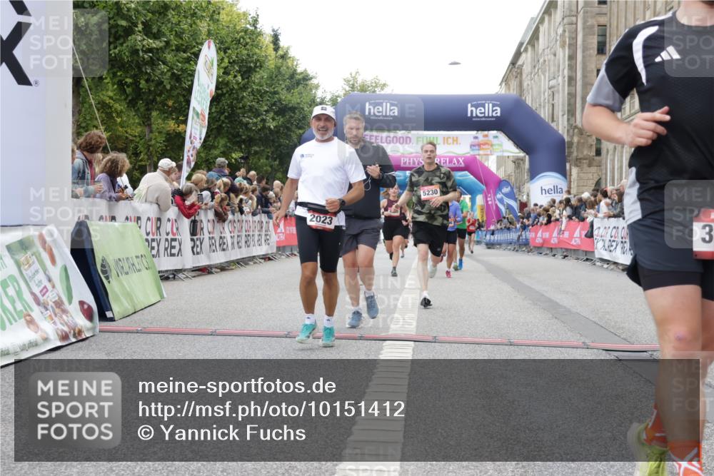 06.09.2026 - CURREX Alsterlauf Yannick Fuchs http://msf.ph/oto/10151412 06.09.2026 09:51:33 Ziel 2023, 3286, 3686, 3733, 4987, 4989, 5027, 5151, 5230, 5596, 5814, 5847, 5869, 6411, 6490, 8085, 8301 meine-sportfotos.de