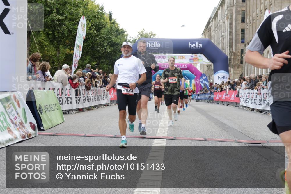 06.09.2026 - CURREX Alsterlauf Yannick Fuchs http://msf.ph/oto/10151433 06.09.2026 09:51:33 Ziel 2023, 3286, 3686, 3733, 4987, 4989, 5027, 5151, 5230, 5596, 5814, 5847, 5869, 6411, 6490, 8085, 8301 meine-sportfotos.de