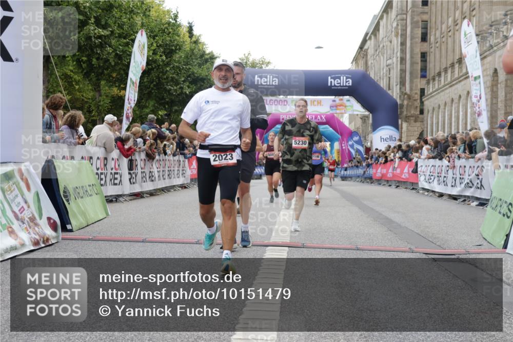 06.09.2026 - CURREX Alsterlauf Yannick Fuchs http://msf.ph/oto/10151479 06.09.2026 09:51:33 Ziel 2023, 3286, 3686, 3733, 4987, 4989, 5027, 5151, 5230, 5596, 5814, 5847, 5869, 6411, 6490, 8085, 8301 meine-sportfotos.de