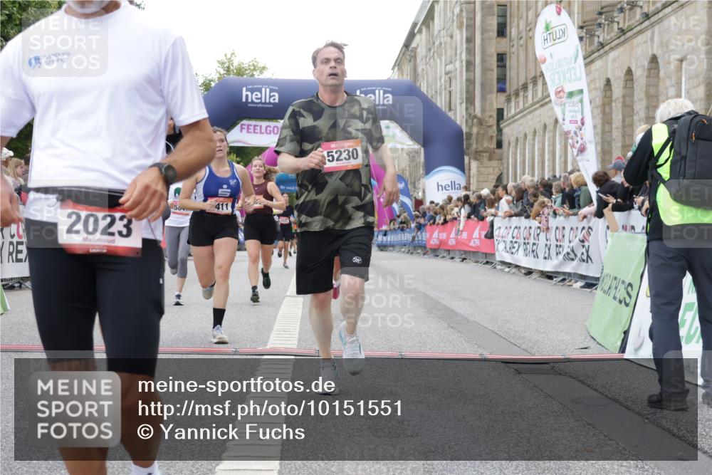 06.09.2026 - CURREX Alsterlauf Yannick Fuchs http://msf.ph/oto/10151551 06.09.2026 09:51:35 Ziel 2023, 3286, 3733, 4210, 4985, 4987, 5027, 5230, 5525, 5596, 5814, 5847, 6411, 6490, 8085 meine-sportfotos.de