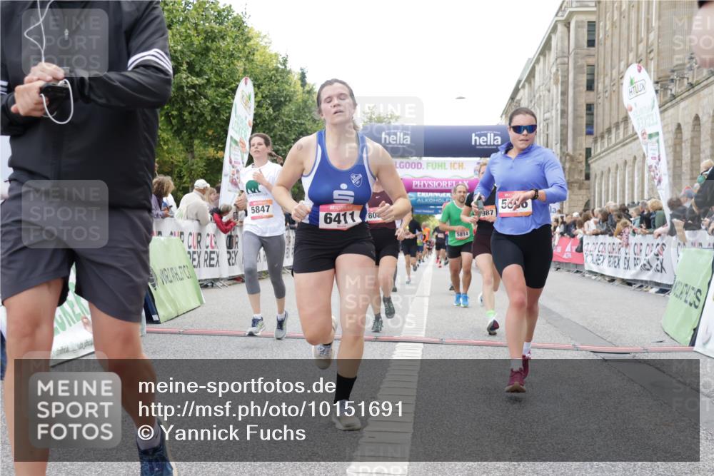 06.09.2026 - CURREX Alsterlauf Yannick Fuchs http://msf.ph/oto/10151691 06.09.2026 09:51:36 Ziel 2023, 3286, 3733, 4210, 4985, 4987, 5230, 5525, 5596, 5814, 5847, 6411, 6490, 8085 meine-sportfotos.de