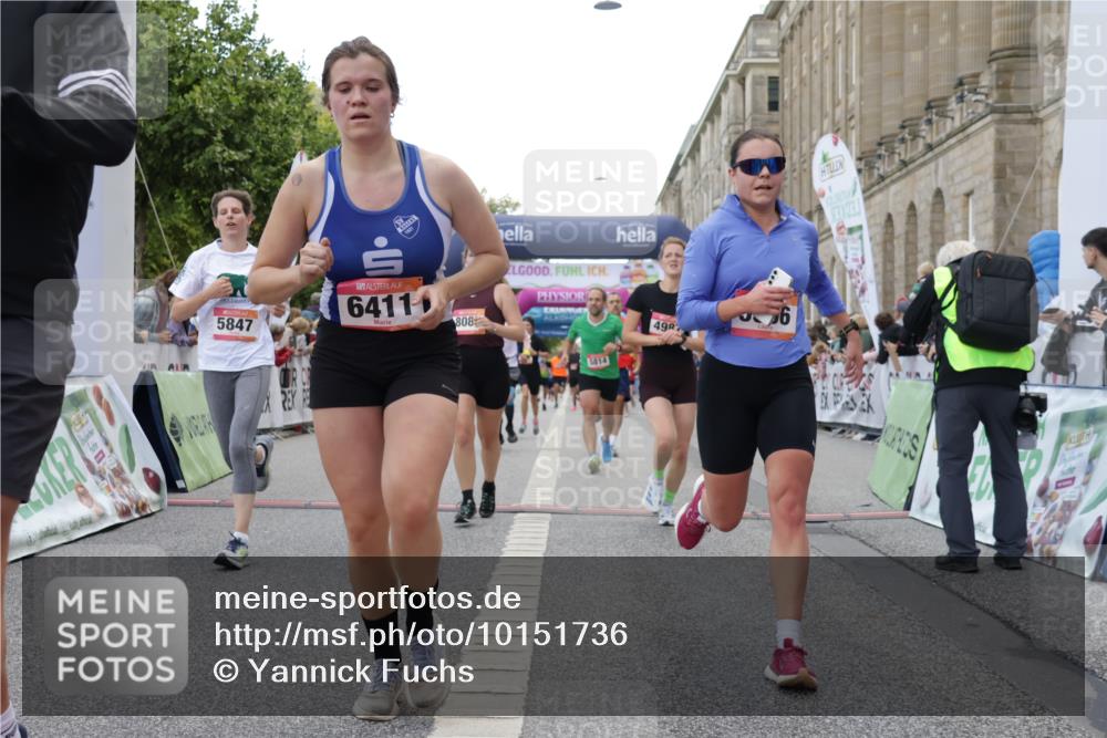 06.09.2026 - CURREX Alsterlauf Yannick Fuchs http://msf.ph/oto/10151736 06.09.2026 09:51:37 Ziel 2023, 3286, 3733, 4210, 4985, 4987, 5230, 5525, 5596, 5814, 5847, 6405, 6411, 8085 meine-sportfotos.de