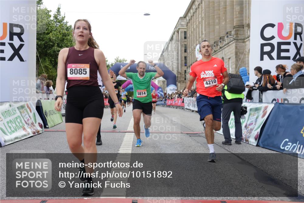 06.09.2026 - CURREX Alsterlauf Yannick Fuchs http://msf.ph/oto/10151892 06.09.2026 09:51:39 Ziel 2023, 3733, 4210, 4427, 4729, 4985, 4987, 5230, 5525, 5596, 5814, 5847, 6405, 6411, 6453, 8085, 8332 meine-sportfotos.de