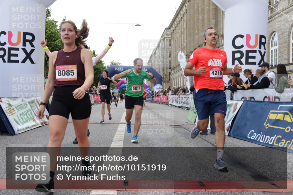 06.09.2026 - CURREX Alsterlauf Yannick Fuchs http://msf.ph/oto/10151919 06.09.2026 09:51:39 Ziel 2023, 3733, 4210, 4427, 4729, 4985, 4987, 5230, 5525, 5596, 5814, 5847, 6405, 6411, 6453, 8085, 8332 meine-sportfotos.de