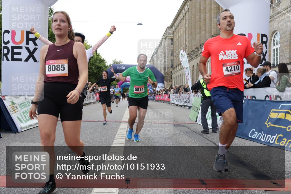 06.09.2026 - CURREX Alsterlauf Yannick Fuchs http://msf.ph/oto/10151933 06.09.2026 09:51:39 Ziel 2023, 3733, 4210, 4427, 4729, 4985, 4987, 5230, 5525, 5596, 5814, 5847, 6405, 6411, 6453, 8085, 8332 meine-sportfotos.de