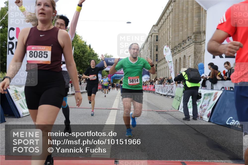 06.09.2026 - CURREX Alsterlauf Yannick Fuchs http://msf.ph/oto/10151966 06.09.2026 09:51:40 Ziel 2023, 2542, 3733, 4210, 4427, 4729, 4985, 4987, 5230, 5525, 5596, 5814, 5847, 6405, 6411, 6453, 8085, 8332 meine-sportfotos.de