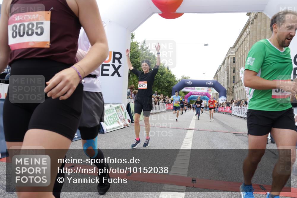 06.09.2026 - CURREX Alsterlauf Yannick Fuchs http://msf.ph/oto/10152038 06.09.2026 09:51:41 Ziel 2542, 3733, 4210, 4427, 4729, 4985, 4987, 5230, 5525, 5596, 5814, 5847, 6405, 6411, 6453, 8085, 8332 meine-sportfotos.de