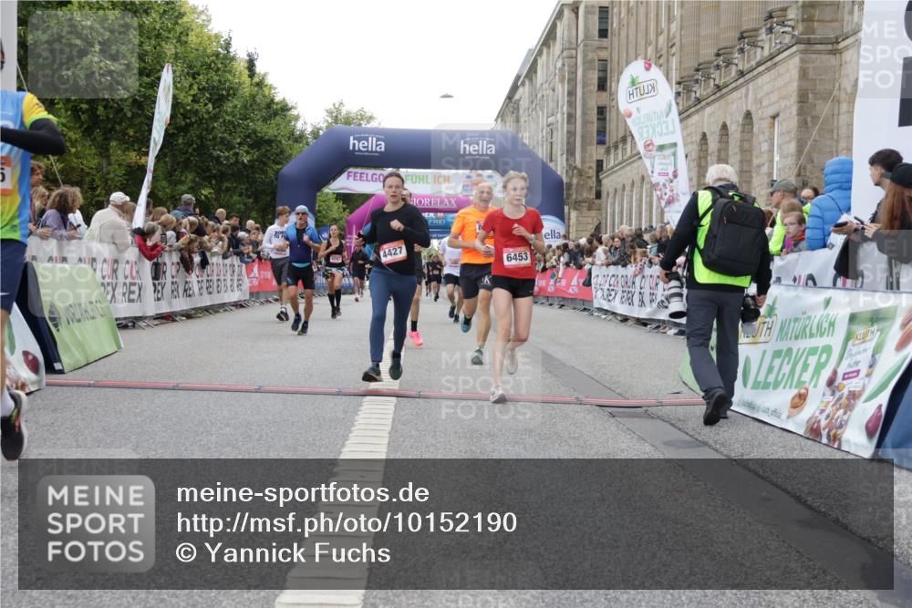 06.09.2026 - CURREX Alsterlauf Yannick Fuchs http://msf.ph/oto/10152190 06.09.2026 09:51:43 Ziel 2542, 3465, 4210, 4267, 4268, 4427, 4729, 4985, 4987, 5525, 5596, 5814, 5847, 6405, 6453, 8085, 8332 meine-sportfotos.de