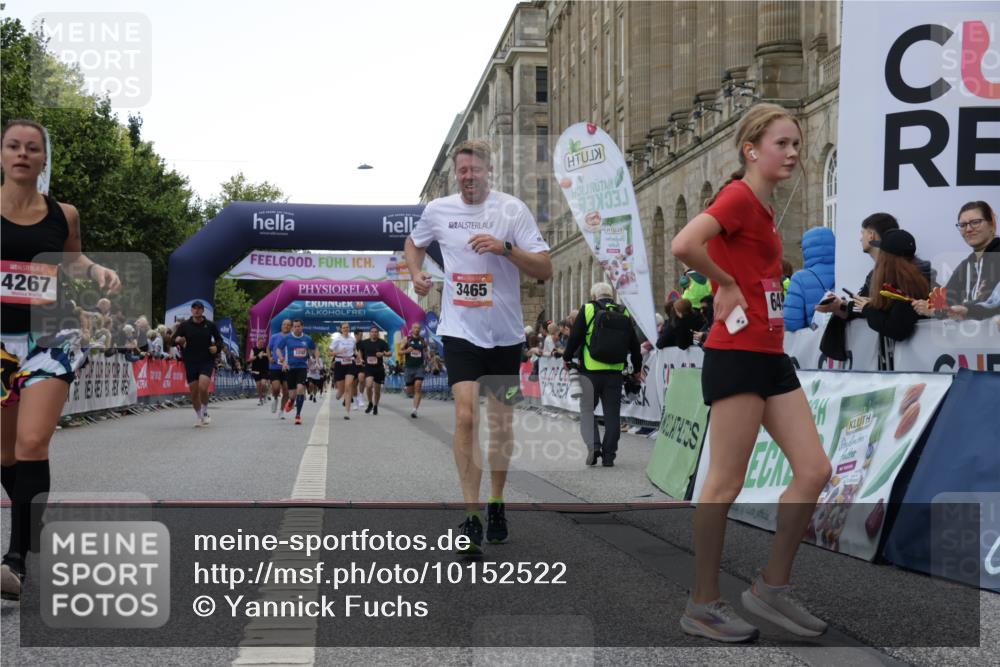 06.09.2026 - CURREX Alsterlauf Yannick Fuchs http://msf.ph/oto/10152522 06.09.2026 09:51:47 Ziel 2542, 3041, 3202, 3465, 4200, 4267, 4268, 4427, 4729, 5525, 6023, 6405, 6453, 8332 meine-sportfotos.de