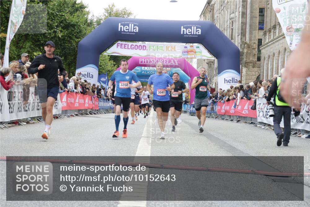 06.09.2026 - CURREX Alsterlauf Yannick Fuchs http://msf.ph/oto/10152643 06.09.2026 09:51:49 Ziel 2542, 3041, 3202, 3465, 4200, 4267, 4268, 4427, 4667, 4729, 4845, 5621, 6023, 6405, 6453, 8332 meine-sportfotos.de