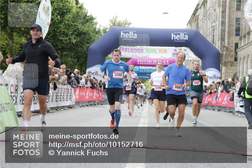 06.09.2026 - CURREX Alsterlauf Yannick Fuchs http://msf.ph/oto/10152716 06.09.2026 09:51:51 Ziel 2542, 3041, 3202, 3465, 4200, 4267, 4268, 4332, 4333, 4667, 4729, 4845, 5621, 5882, 6023, 8332 meine-sportfotos.de