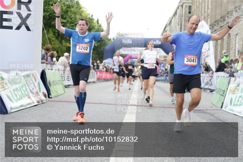 06.09.2026 - CURREX Alsterlauf Yannick Fuchs http://msf.ph/oto/10152832 06.09.2026 09:51:52 Ziel 2002, 2542, 3041, 3202, 3465, 4200, 4267, 4268, 4332, 4333, 4667, 4845, 5621, 5882, 6023 meine-sportfotos.de