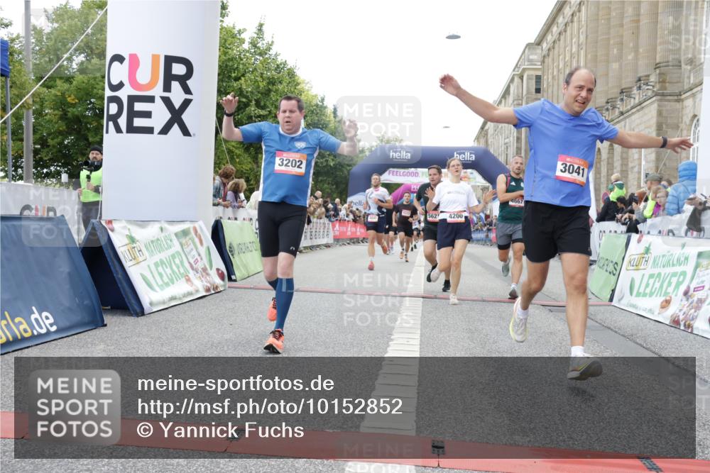 06.09.2026 - CURREX Alsterlauf Yannick Fuchs http://msf.ph/oto/10152852 06.09.2026 09:51:52 Ziel 2002, 2542, 3041, 3202, 3465, 4200, 4267, 4268, 4332, 4333, 4667, 4845, 5621, 5882, 6023 meine-sportfotos.de
