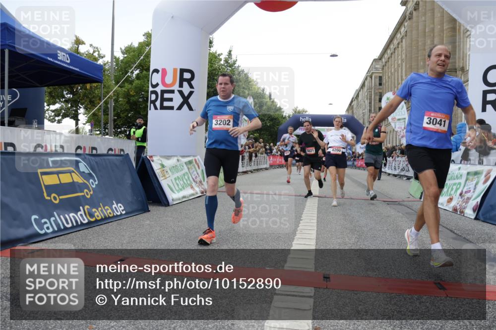 06.09.2026 - CURREX Alsterlauf Yannick Fuchs http://msf.ph/oto/10152890 06.09.2026 09:51:53 Ziel 2002, 2719, 3041, 3202, 3465, 4200, 4267, 4268, 4332, 4333, 4667, 4742, 4845, 5621, 5882, 6023 meine-sportfotos.de