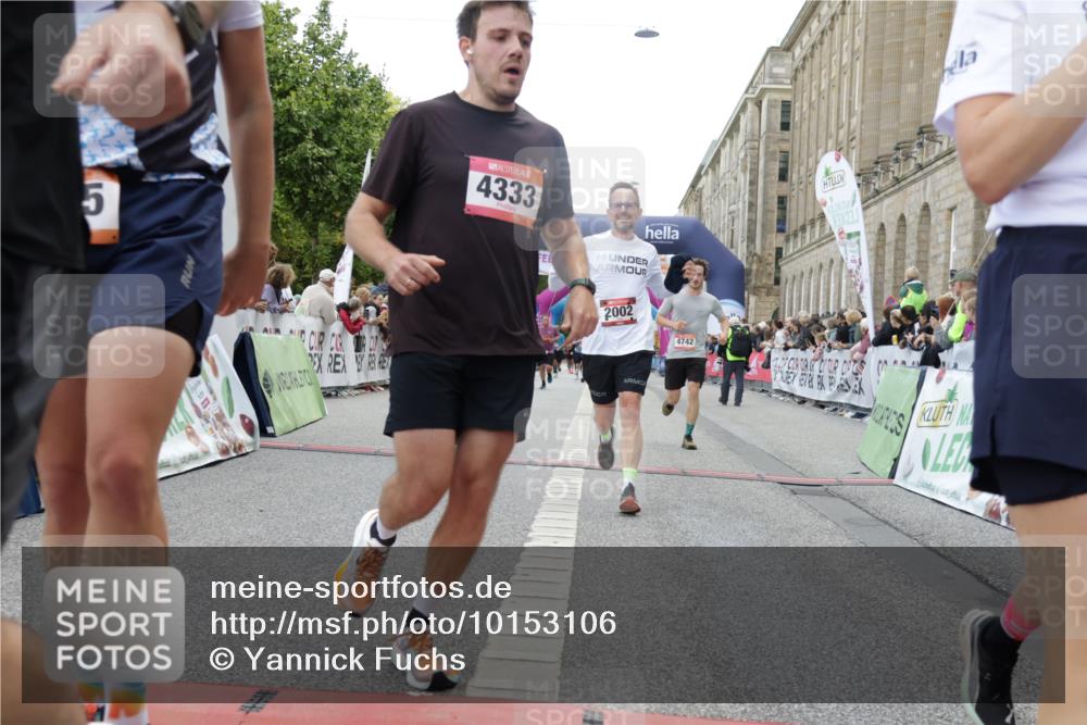 06.09.2026 - CURREX Alsterlauf Yannick Fuchs http://msf.ph/oto/10153106 06.09.2026 09:51:57 Ziel 2002, 2719, 3041, 3202, 4200, 4332, 4333, 4667, 4742, 4845, 5621, 5862, 5882, 6023, 6206, 8280 meine-sportfotos.de