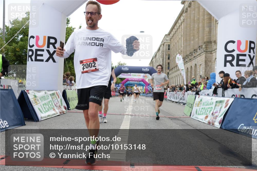 06.09.2026 - CURREX Alsterlauf Yannick Fuchs http://msf.ph/oto/10153148 06.09.2026 09:51:58 Ziel 2002, 2719, 3041, 3202, 4200, 4332, 4333, 4667, 4742, 4845, 5621, 5862, 5882, 6023, 6092, 6206, 8280 meine-sportfotos.de