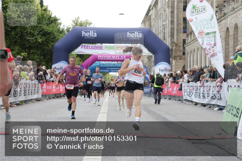 06.09.2026 - CURREX Alsterlauf Yannick Fuchs http://msf.ph/oto/10153301 06.09.2026 09:52:00 Ziel 2002, 2719, 4250, 4332, 4333, 4667, 4742, 4845, 5621, 5862, 5881, 5882, 6092, 6206, 8280 meine-sportfotos.de