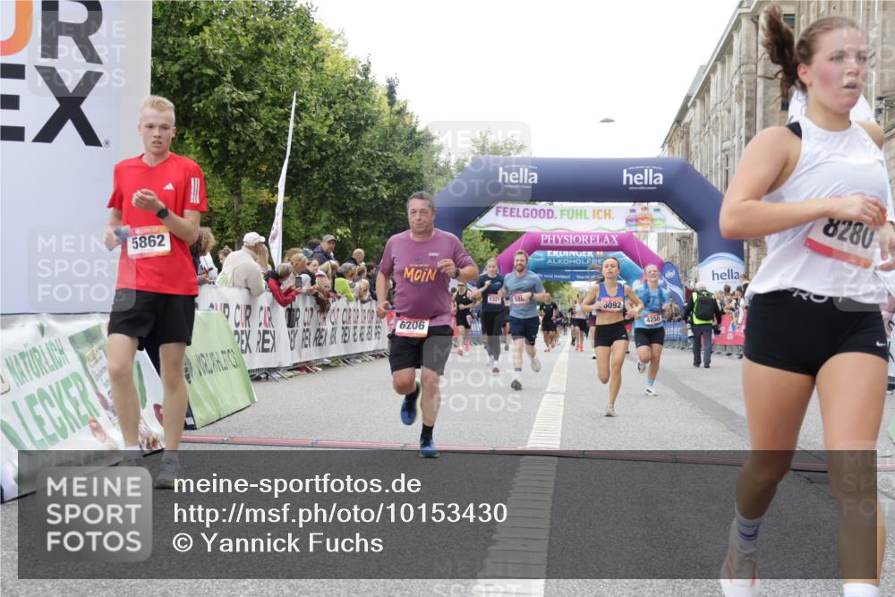 06.09.2026 - CURREX Alsterlauf Yannick Fuchs http://msf.ph/oto/10153430 06.09.2026 09:52:02 Ziel 2002, 2719, 3975, 4250, 4332, 4333, 4742, 5321, 5862, 5881, 5882, 6092, 6206, 8280 meine-sportfotos.de