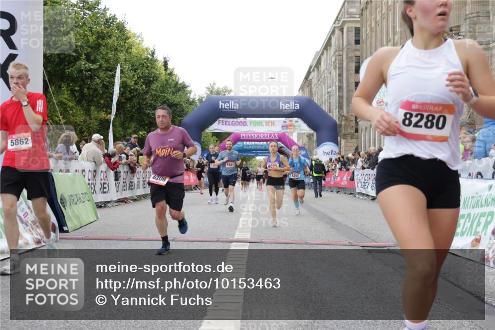 06.09.2026 - CURREX Alsterlauf Yannick Fuchs http://msf.ph/oto/10153463 06.09.2026 09:52:02 Ziel 2002, 2719, 3975, 4250, 4332, 4333, 4742, 5321, 5862, 5881, 5882, 6092, 6206, 8280 meine-sportfotos.de