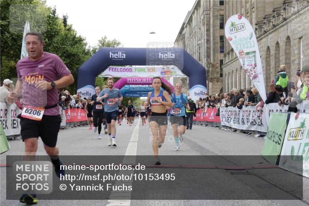 06.09.2026 - CURREX Alsterlauf Yannick Fuchs http://msf.ph/oto/10153495 06.09.2026 09:52:03 Ziel 2002, 2719, 3975, 4250, 4742, 5321, 5862, 5881, 6092, 6206, 8280 meine-sportfotos.de